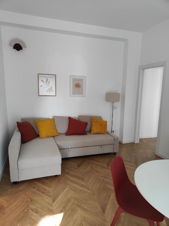 Elegante Bilocale A Milano Con Balcone Lägenhet Exteriör bild