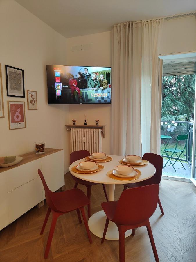 Elegante Bilocale A Milano Con Balcone Lägenhet Exteriör bild